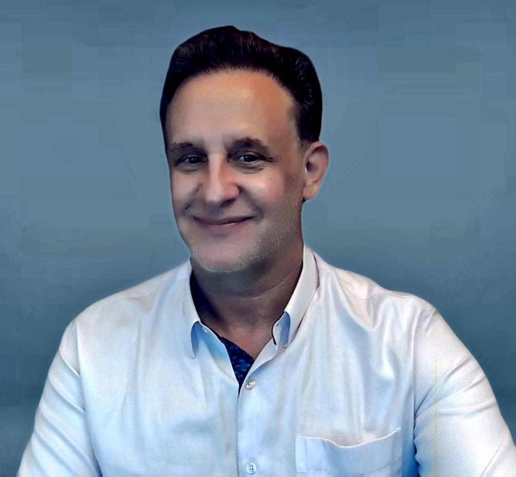 Headshot of USV Faculty Member, Chad Woelki